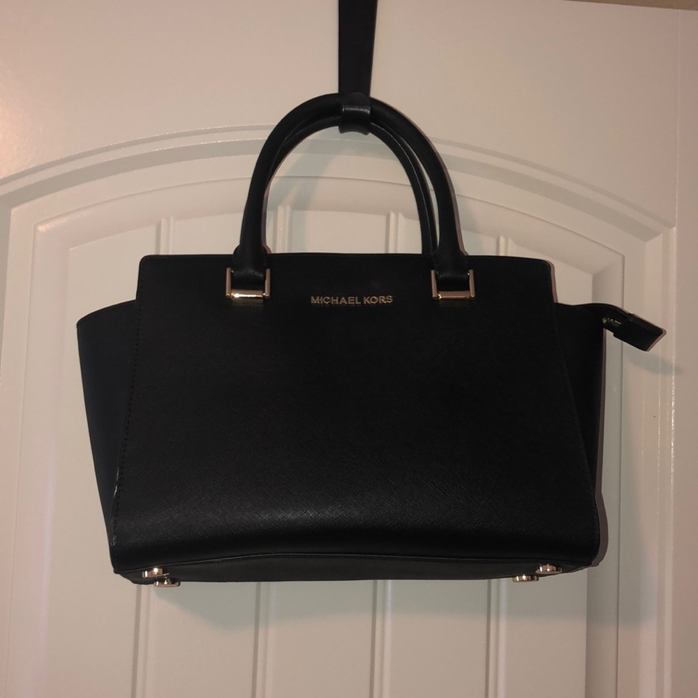 Black medium Michael Kors Selma Purse